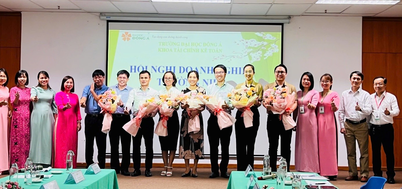 chương trình đào tạo ngành tài chính ngân hàng đại học đông á đạt chuẩn