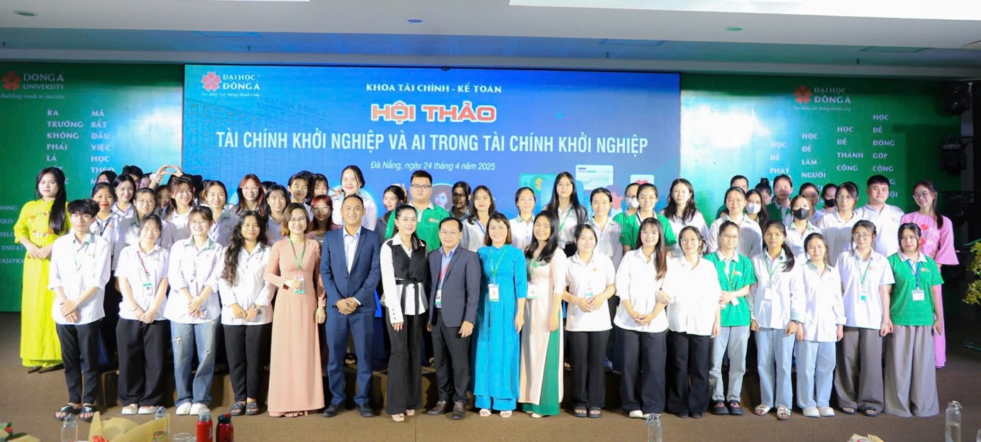 môi trường học tập ngành kế toán năng động, hỗ trợ sinh viên toàn diện