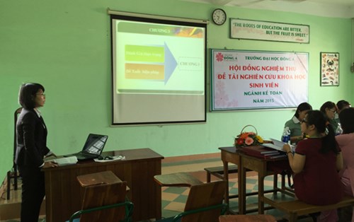 Hội đồng nghiệm thu đề tài nghiên cứu khoa học sinh viên năm học 2014-2015