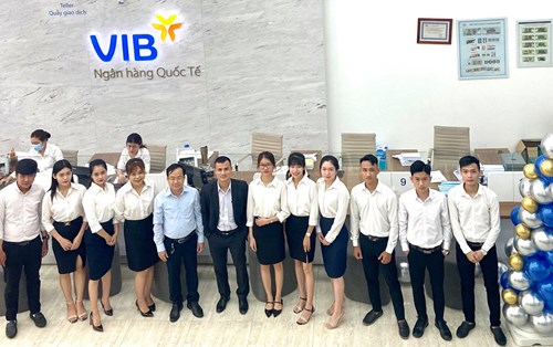 SINH VIÊN NGÀNH TÀI CHÍNH NGÂN HÀNG THỰC TẬP TẠI NGÂN HÀNG QUỐC TẾ VIB SÔNG HÀN