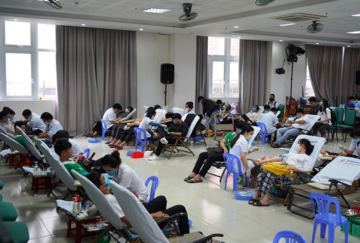 Sinh viên Đại học Đông Á chia sẻ hơn 400 đơn vị máu