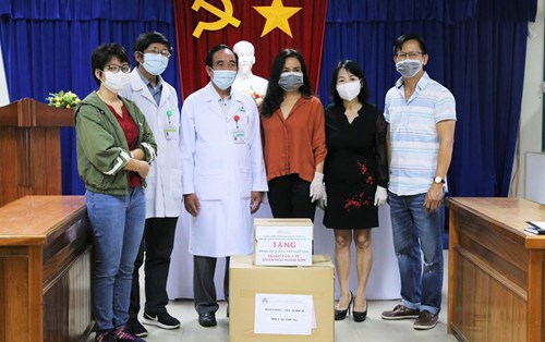 Đại học Đông Á đồng hành tiếp sức cùng tuyến đầu chống dịch Covid-19 (đợt 3)