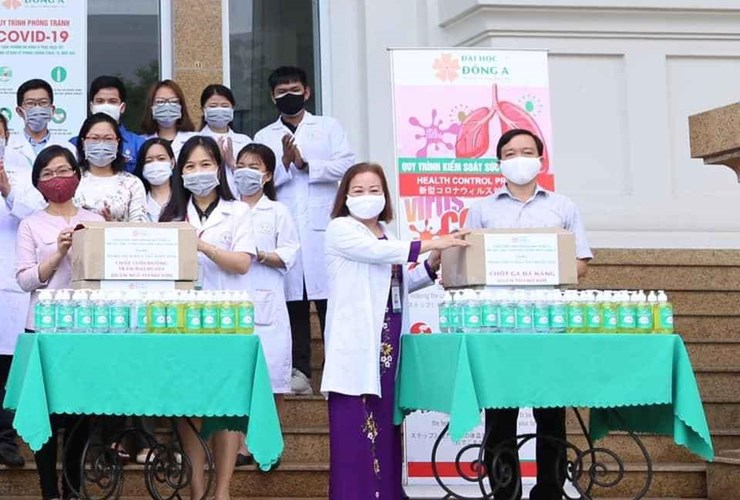 Giảng viên, sinh viên Đại học Đông Á tiếp sức cùng tuyến đầu chống dịch Covid-19