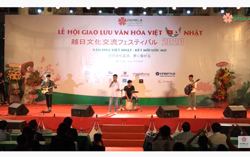 Dòng máu Lạc Hồng - Guitar band | Lễ hội giao lưu văn hóa Việt Nhật 2020 tại Đại học Đông Á