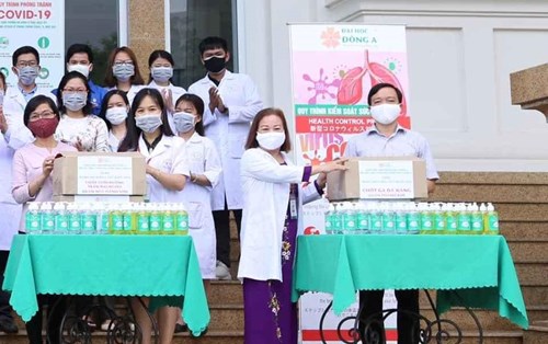 Giảng viên, sinh viên Đại học Đông Á tiếp sức cùng tuyến đầu chống dịch Covid-19
